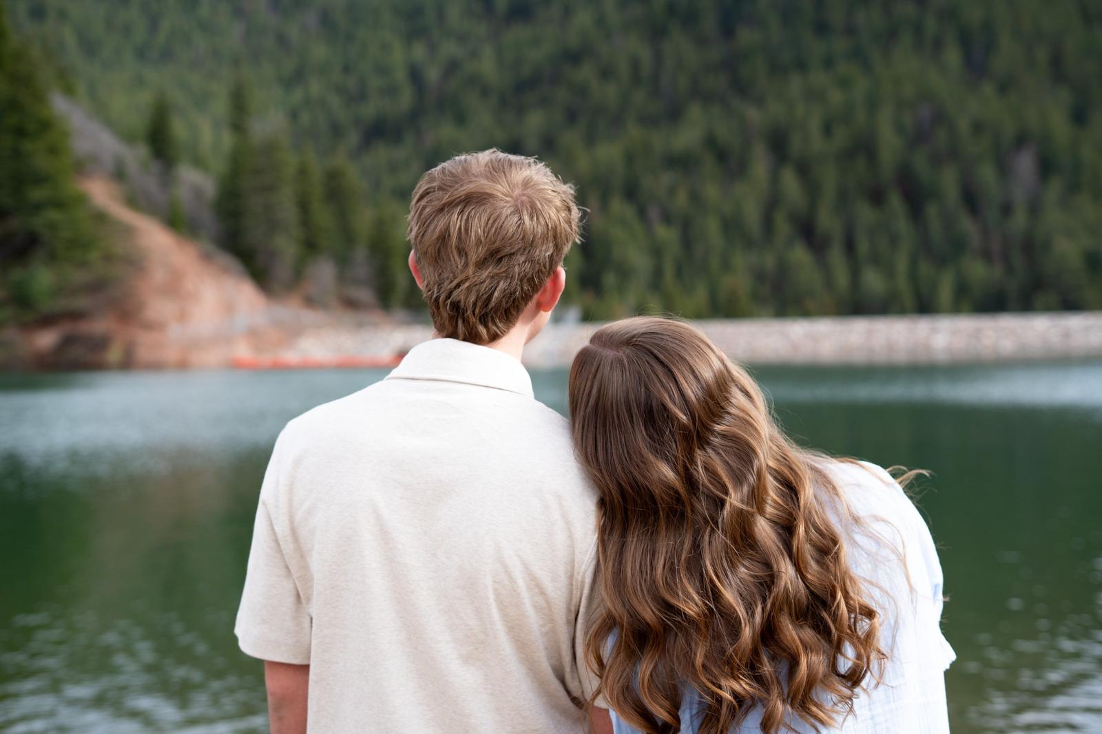 Shoulder to shoulder at the lake